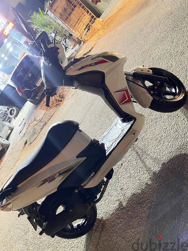 سكوتر sym jet 4 2021 1