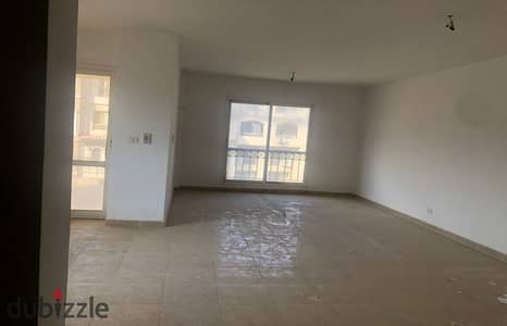 For sale, apartment, model 300, in Madinaty, second floor, wide garden view, distinguished location