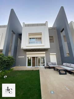 Townhouse 208m For Sale With Installments With The Lowest Price With A prime View In Hyde Park Fifth Settlement