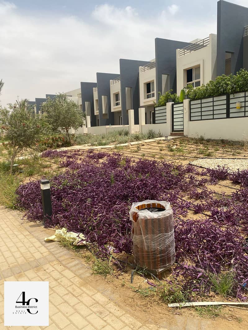 Townhouse 208m For Sale With Installments With The Lowest Price With A prime View In Hyde Park Fifth Settlement 5