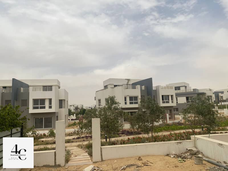 Townhouse 208m For Sale With Installments With The Lowest Price With A prime View In Hyde Park Fifth Settlement 6