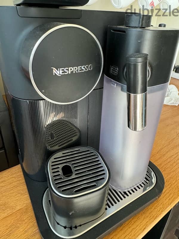 ماكينة نيسبريسو جران لاتيسيما سوداء nespresso gran lattissima black 0