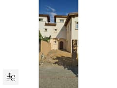 Townhouse 215m With The Lowest Price For Sale With The Lowest Down payment And Installments In Hyde Park Fifth Settlement