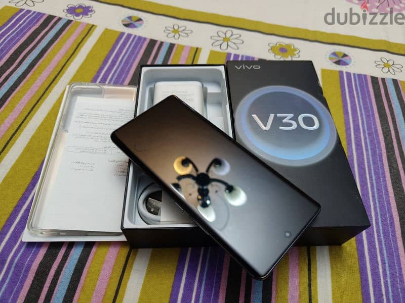 Vivo V30 5G 256/12GB كسر زيرو بالضمان المحلى 3