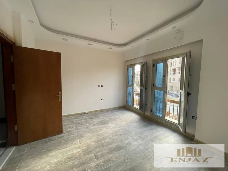 standalone villa, immediate handover, Finishing: Ultra-modern, central park view 270sq 3