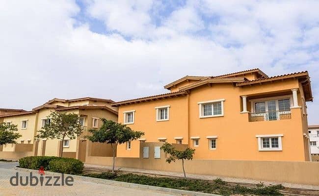 Townhouse middle for sale prime location View landscape in compound Hyde park 8