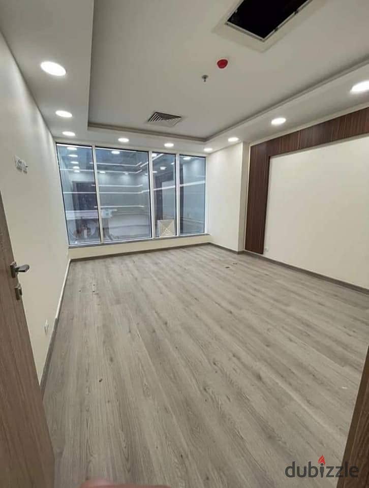 مكتب 342م للبيع فيو شارع التسعين الجنوبي مباشرا كمبوند ذا ارك التجمع الخامس - office 342m for sale on view - direct on south 90st,The Ark , New cairo 7