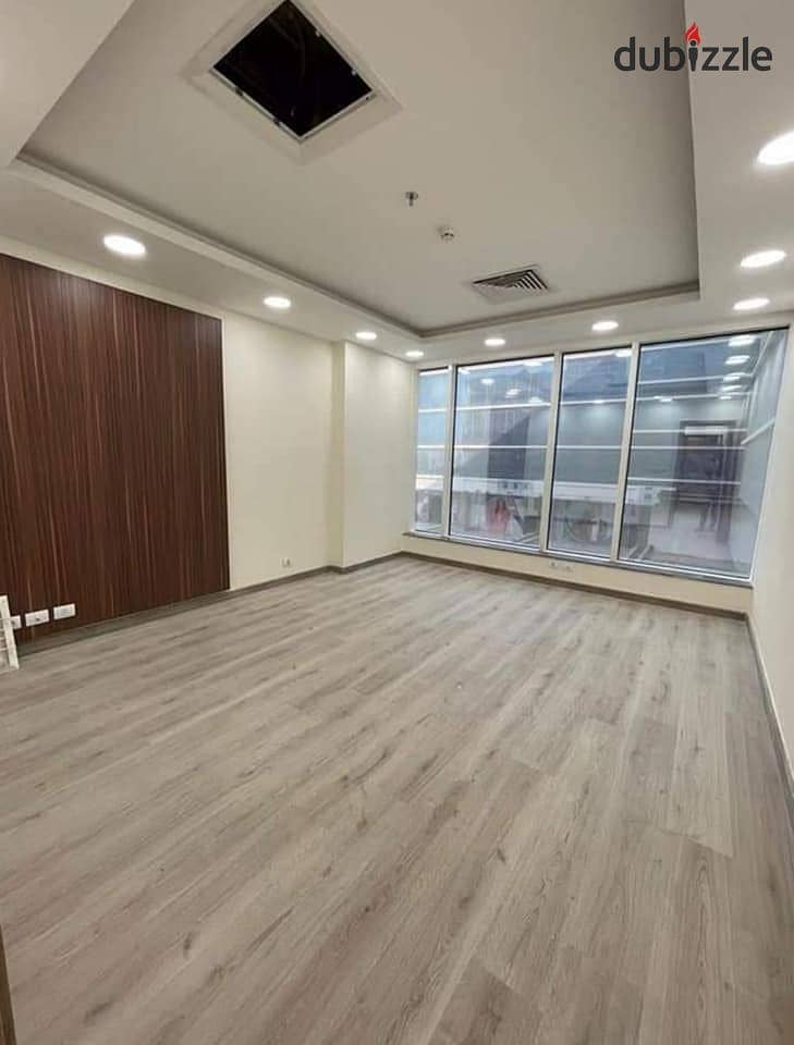 مكتب 342م للبيع فيو شارع التسعين الجنوبي مباشرا كمبوند ذا ارك التجمع الخامس - office 342m for sale on view - direct on south 90st,The Ark , New cairo 8