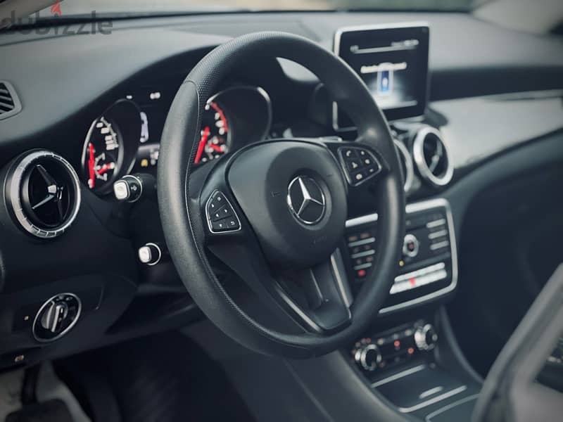 Mercedes-Benz CLA 180 2019 فقط ٤ الاف كم نادره 13