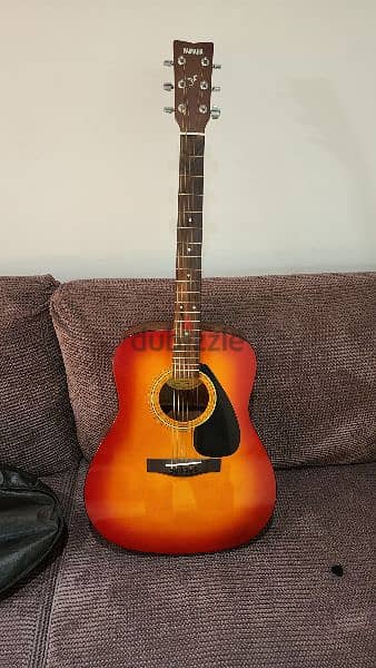 yamaha f310 cherry burst acoustic guitar + guitar bag