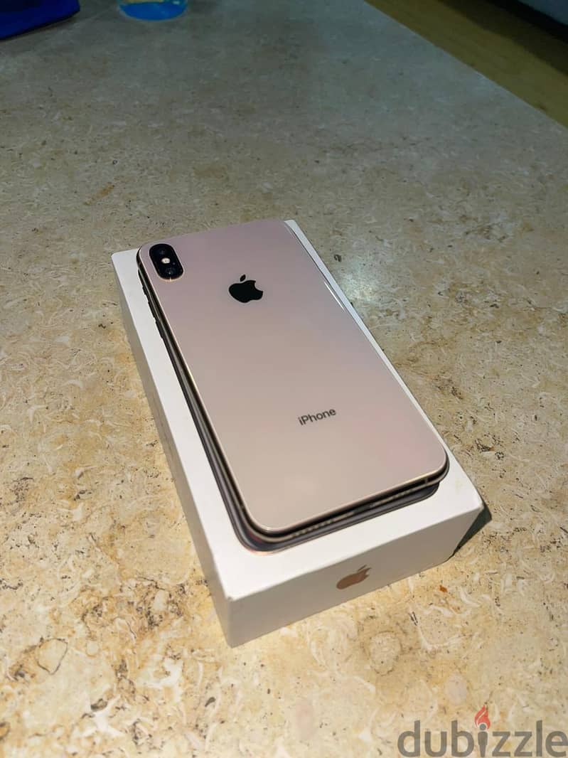 01122249038    iPhone Xs Max  512 2