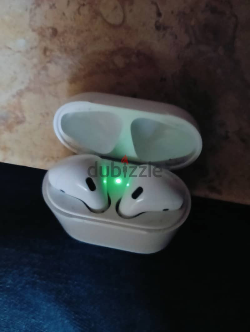 Apple AirPods Gen2 1