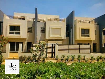 Town house 215m  for sale in Hyde Park  with down payment and installments, View Landscape. 2