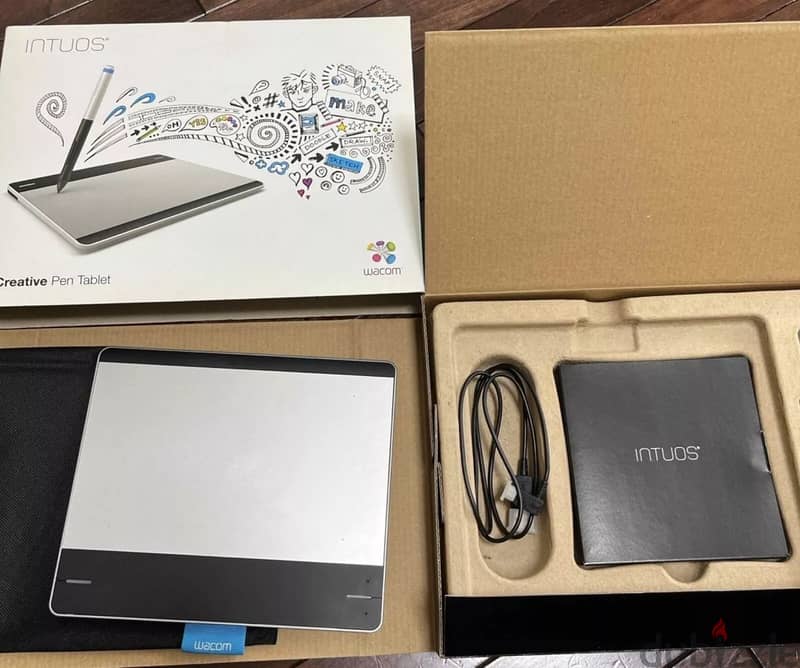 Wacom Intuos Graphics Tablet , Silver (CTL480) - Rarely Used 0