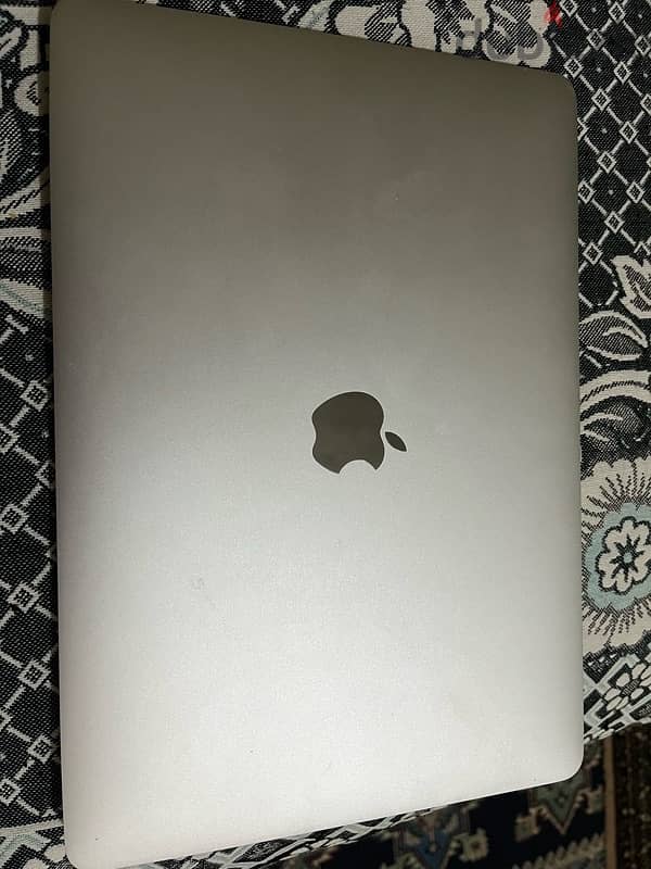 macbook 13inch late 2019 excellent state 2