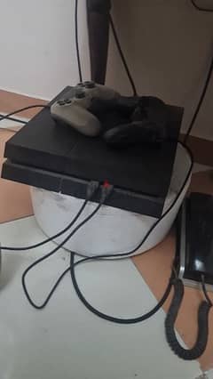 PlayStation 4 fat with 2 original joysticks