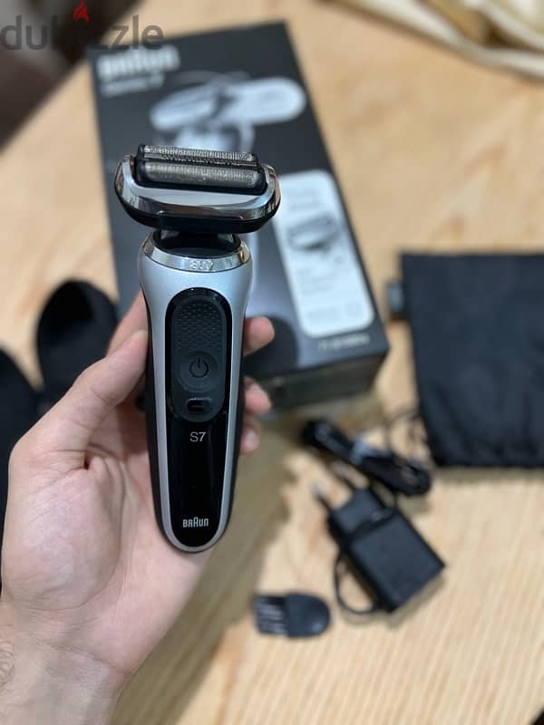 ماكينة حلاقة براون Series 7- للاستخدام الرطب والجاف  Braun s7  shavers 1