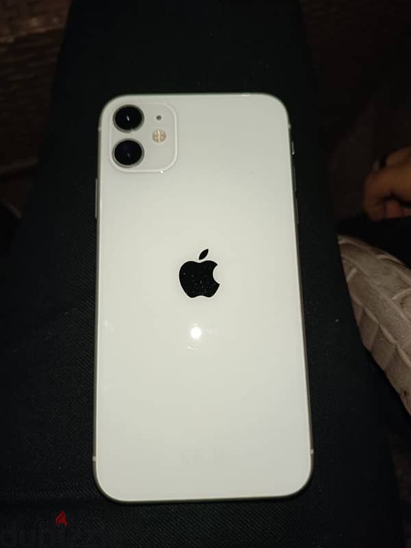 iphone11-white colour 1