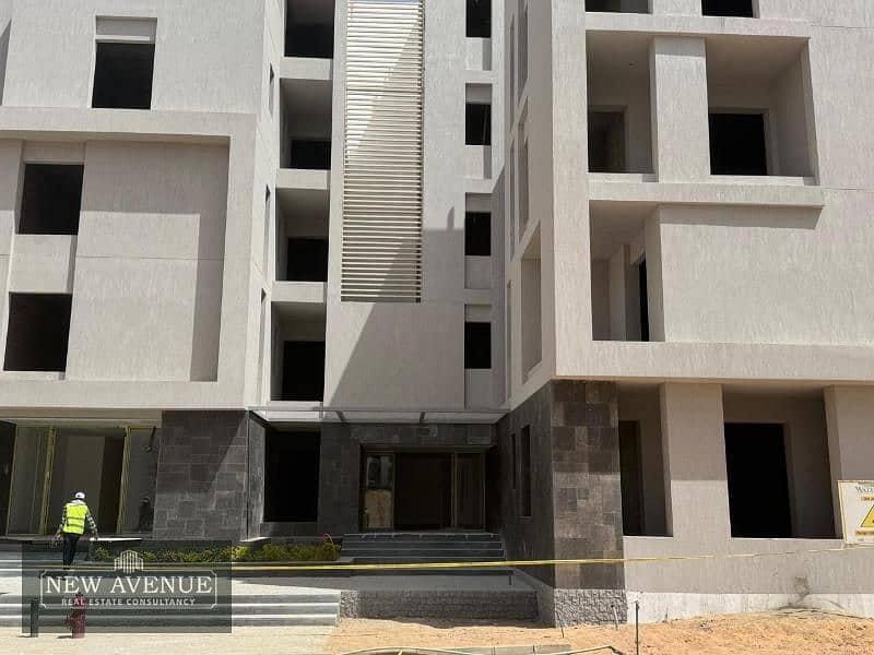 Apartment prime location in Water Way with installments 3