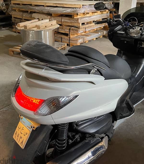 Yamaha majesty scooter 400 9