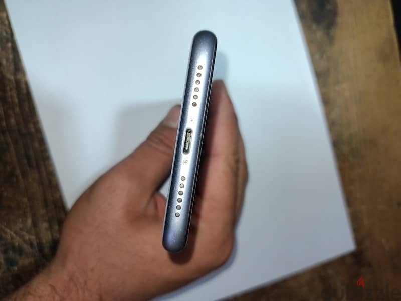 iPhone 11  ( سعر( 11500 2