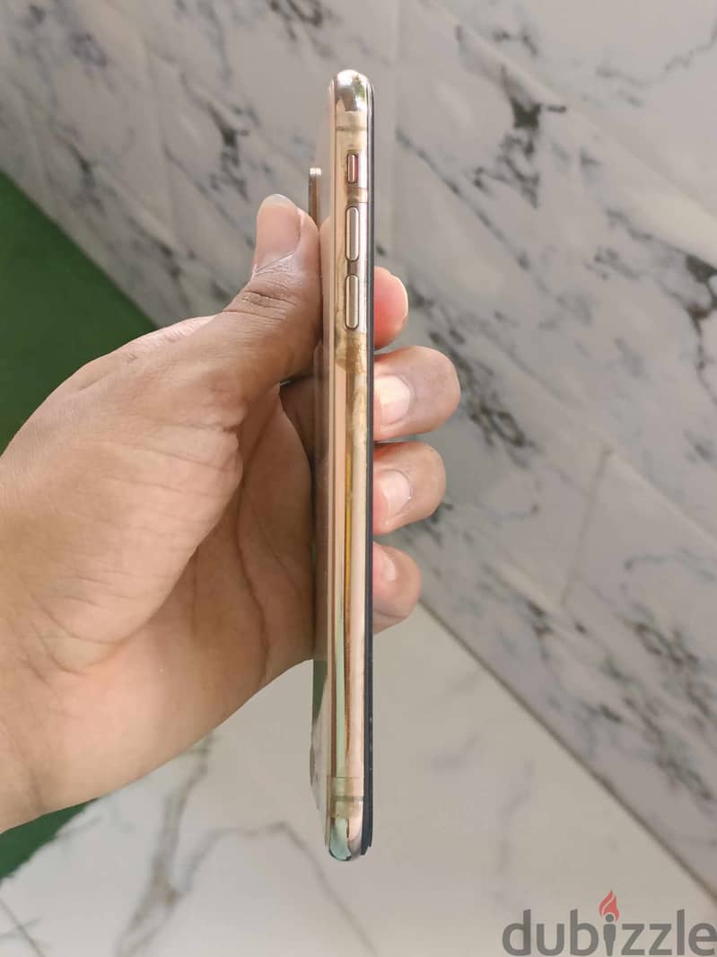 IPhone xs max 64 giga gold بيع بدل 7