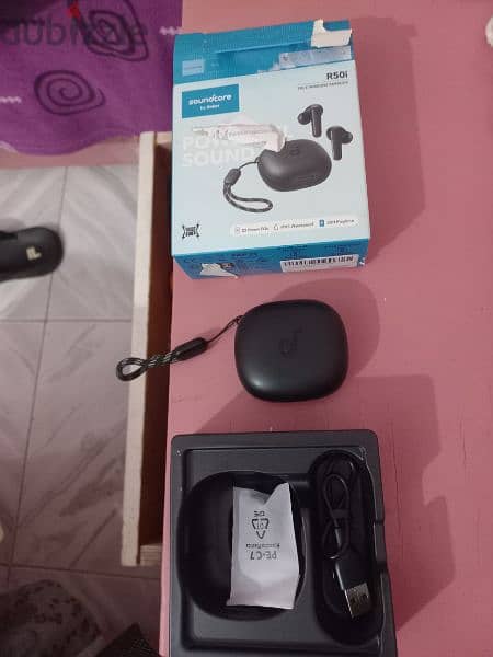 R50i True wirless Earbuds 1