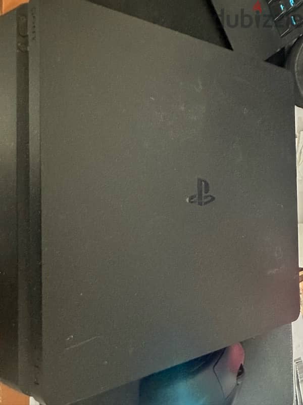 ps4 slim like new 1