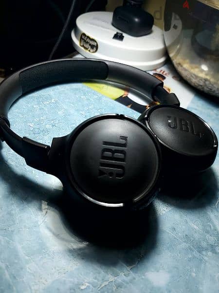 استراد من الخارج و و محدش استعملها jbl 500bt water proof سماعه 1