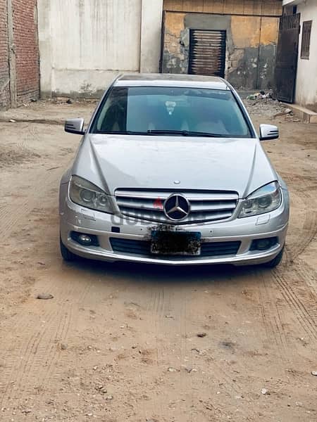 Mercedes-Benz C180 2009 معاقين 2