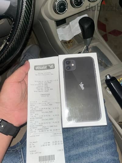 IPhone 11 black 128 جديد متبرشم من اتصلات بالفاتوره