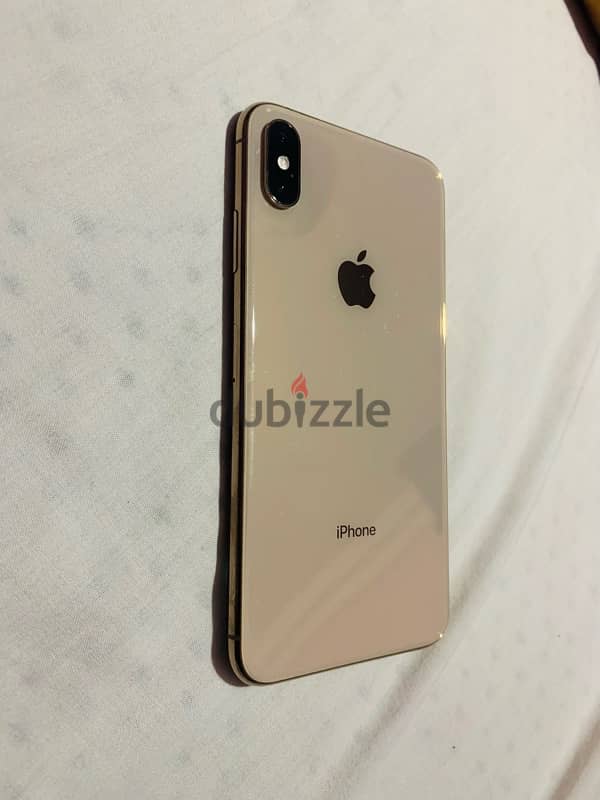 iPhone XS Max 4