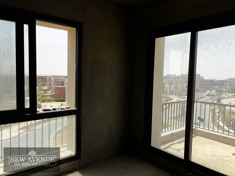 Prime location 2 bedrooms in 3 floors building 6