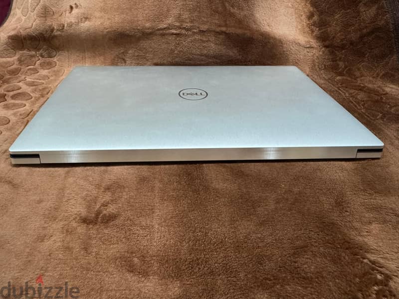 Dell XPS 9520 8