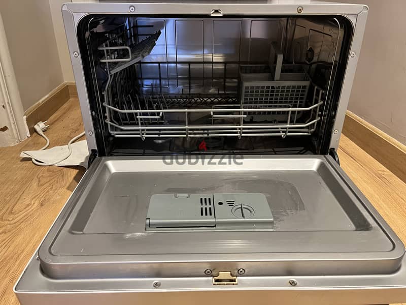 Dishwasher for sale model WPD 6ES and 6Ew 0