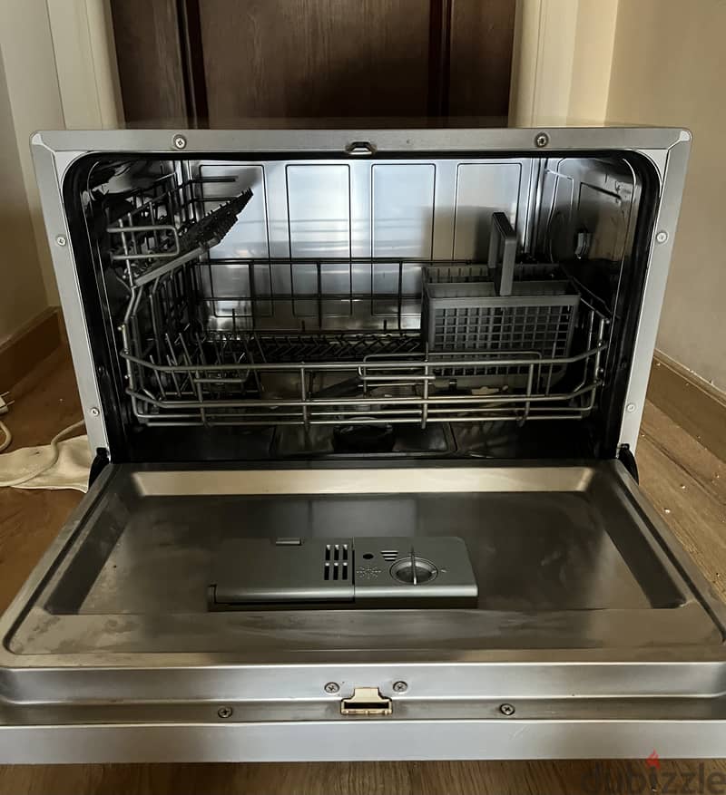 Dishwasher for sale model WPD 6ES and 6Ew 3