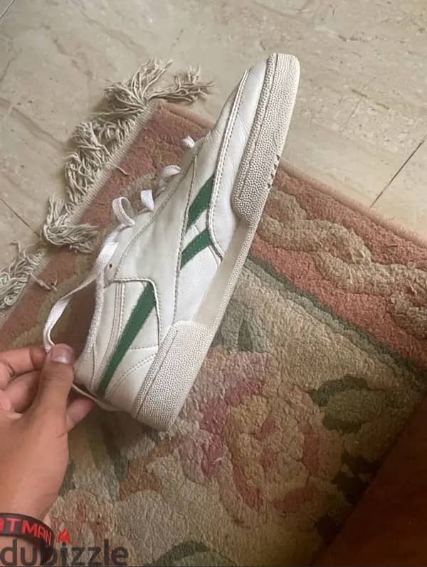 original Reebok white shoes size 45 with box slightly used 4