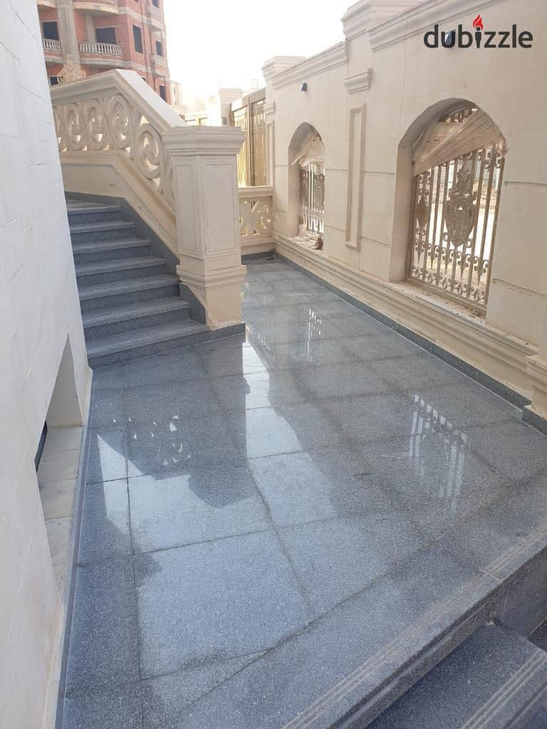 220m apartment for sale in Zayed Heights Compound (immediate receipt), next to Nile University and Juhayna Square 3