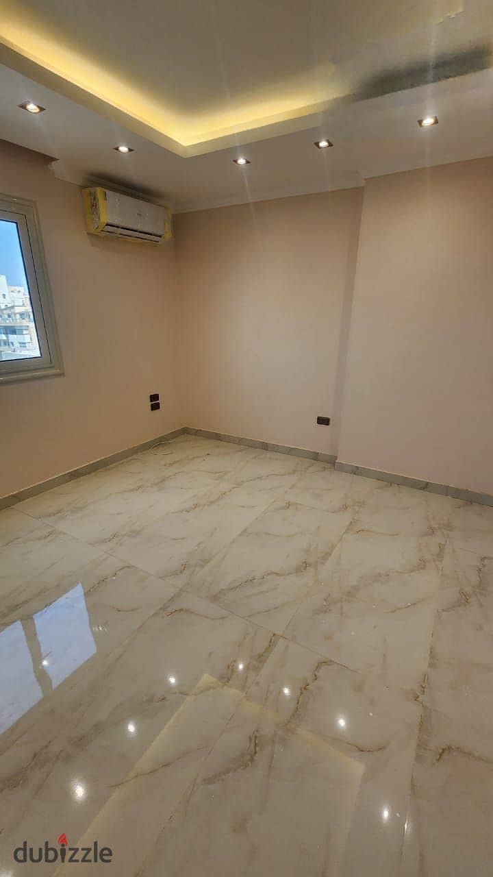 Apartment 240 m for rent, suitable for administrative headquarters in the main Revolution Street 1