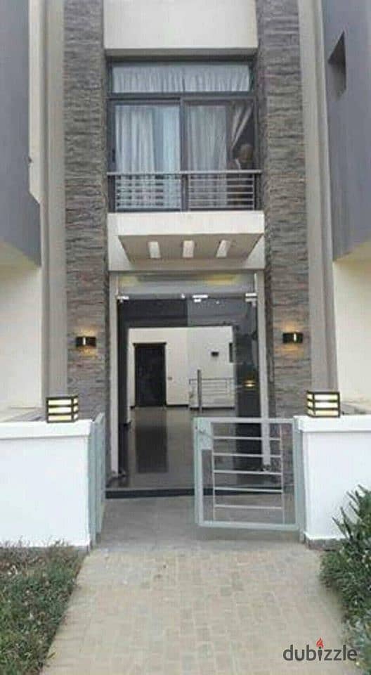 Apartment for sale in a distinctiv compound in the settlement 4