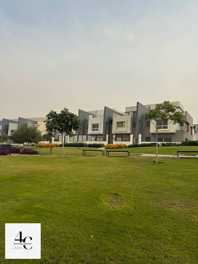 Modern Townhouse 250m best View Landscape For Sale 5 Rooms, ready to move With Installments In Hyde Park 5