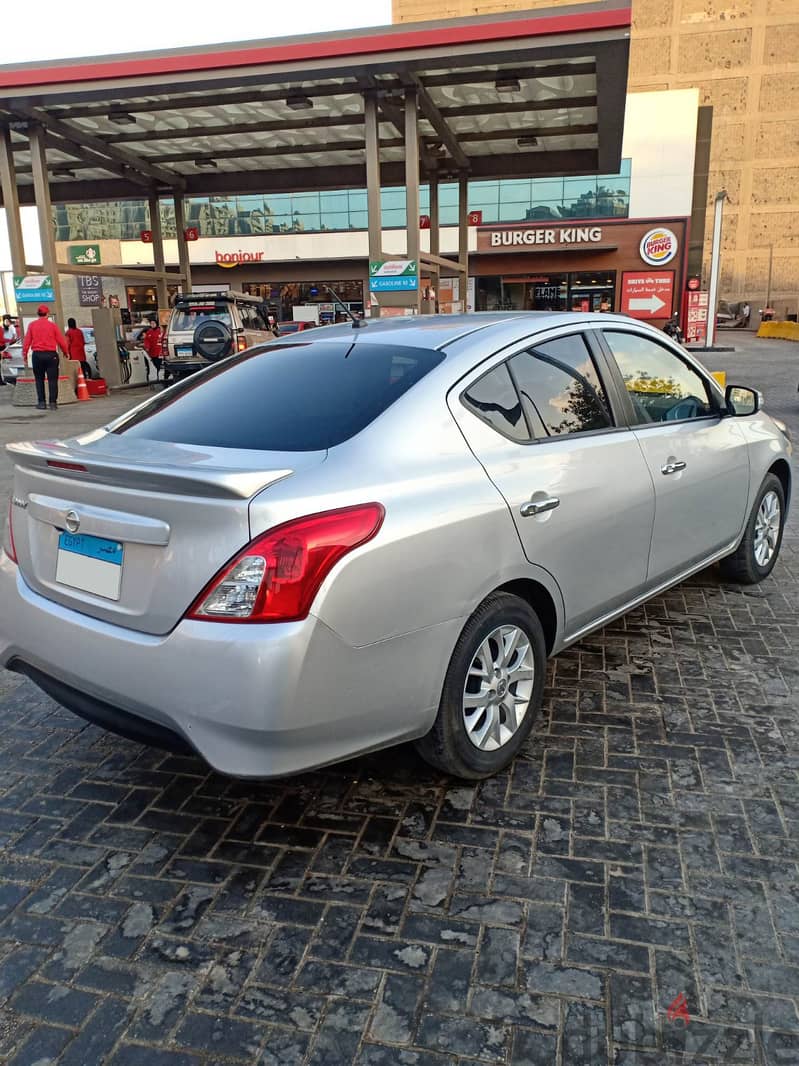 سيارة للإيجار نيسان صني  Rent a Nissan Sunny car 1