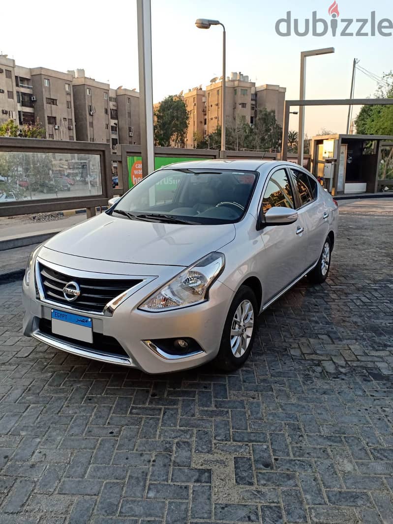 سيارة للإيجار نيسان صني  Rent a Nissan Sunny car 2