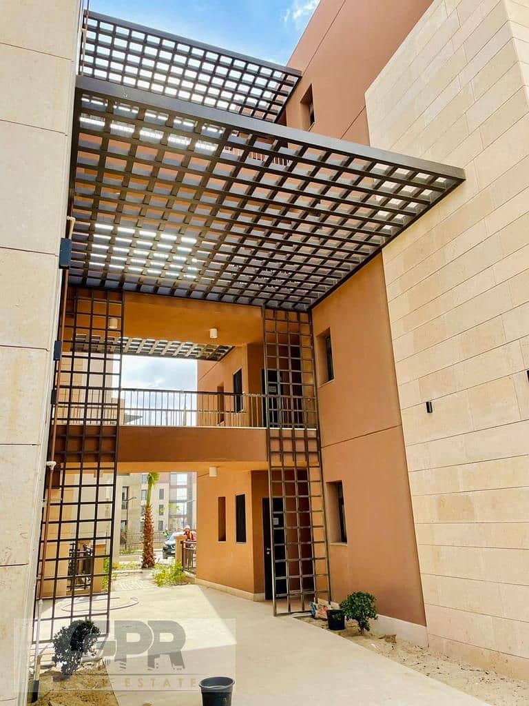 Ready to move town house villa for sale 258m with installments in District 5 New Cairo 10