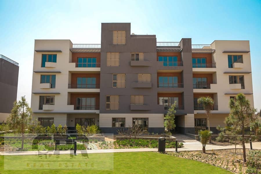 Ready to move town house villa for sale 258m with installments in District 5 New Cairo 26