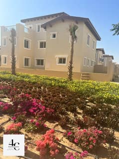 Town house 216m  for sale in Hyde Park  with down payment and installments, View Landscape.