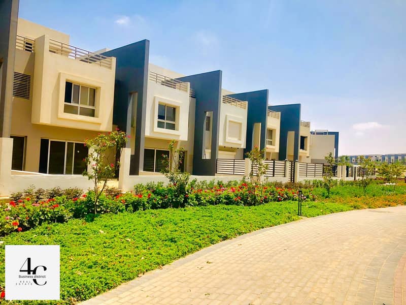 Town house 215m  for sale in Hyde Park  with down payment and installments, View Landscape. 2