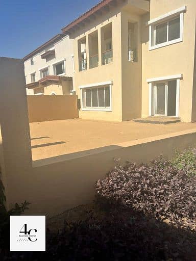 Town house with garden 234 M for sale in Hyde Park Fully finished 5