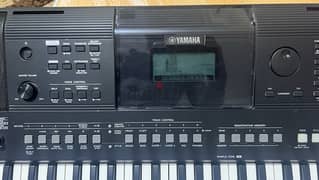 YAMAHA PSR-E463 PIANO 0