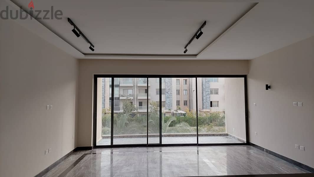 للايجار شقه متشطبه بالتكيفات في ليك فيو Lake View Residence التجمع 0